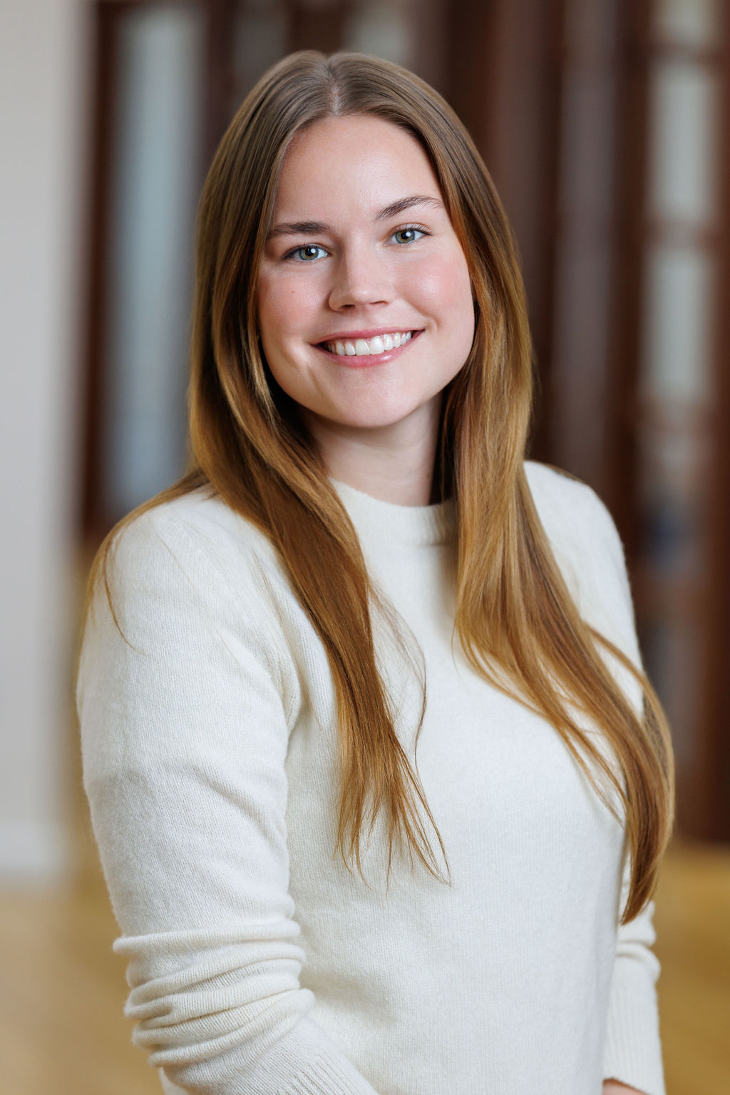 Headshot of Chloe Mansbridge